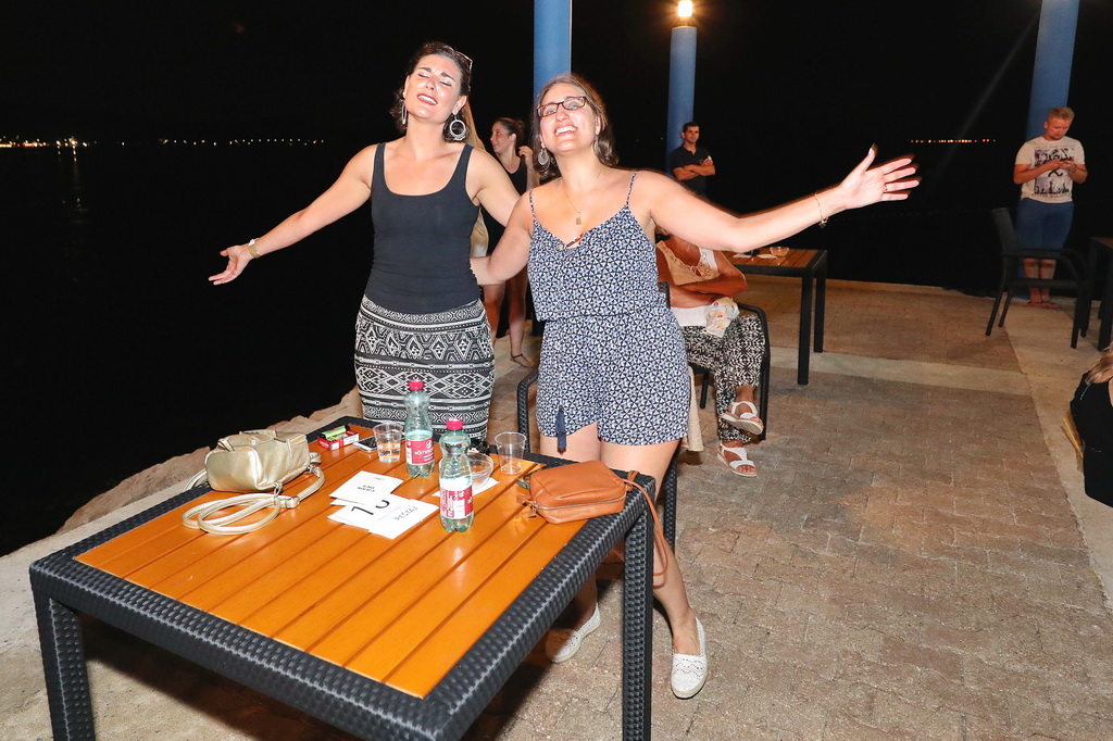 Fenomenalni Petar Grašo raspjevao i rasplesao Biograd Fenomenalni Petar Grašo raspjevao i rasplesao Biograd