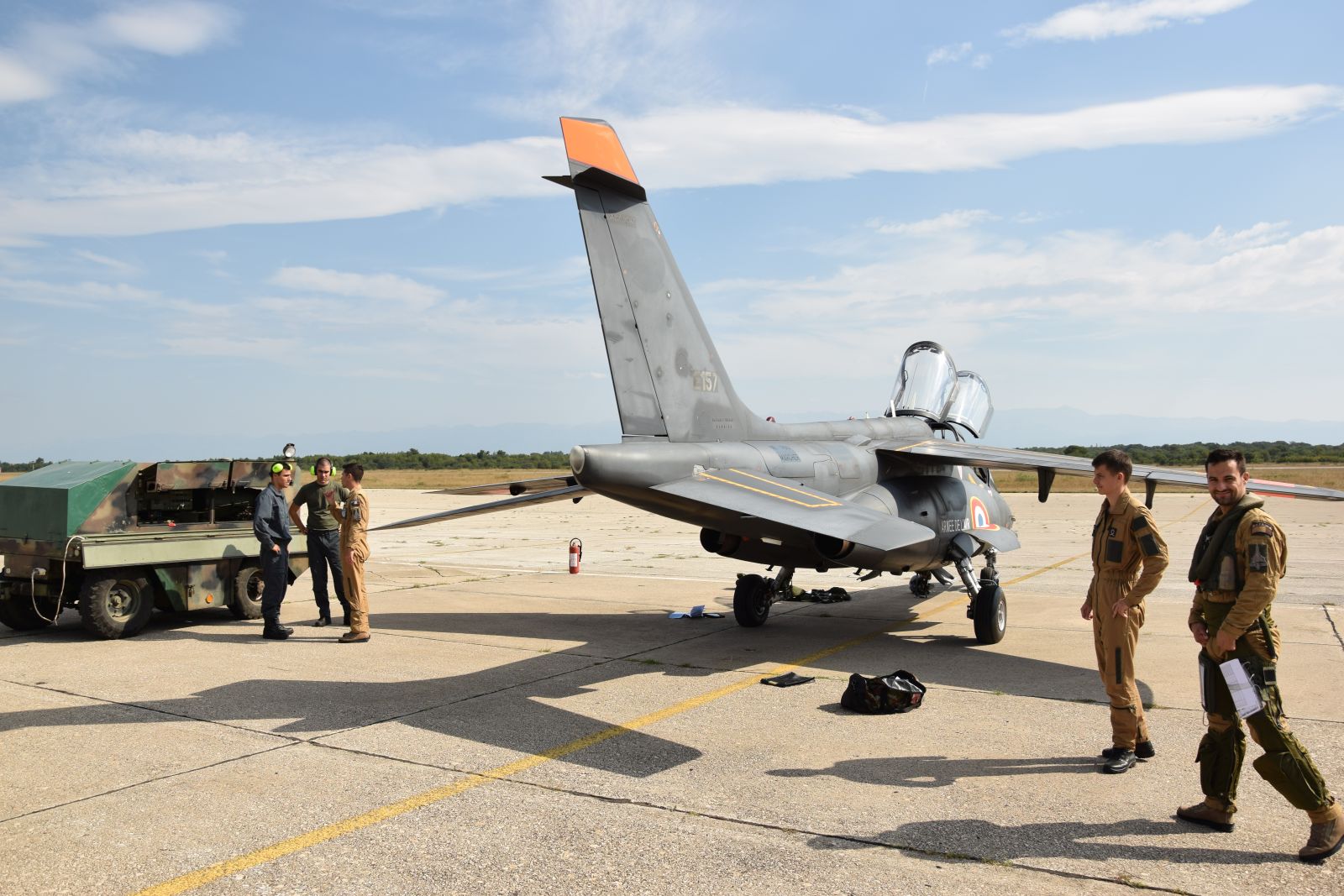 Francuski vojni avioni u vojarni “Pukovnik Mirko Vukušić”u Zemuniku Francuski vojni avioni u vojarni “Pukovnik Mirko Vukušić”u Zemuniku