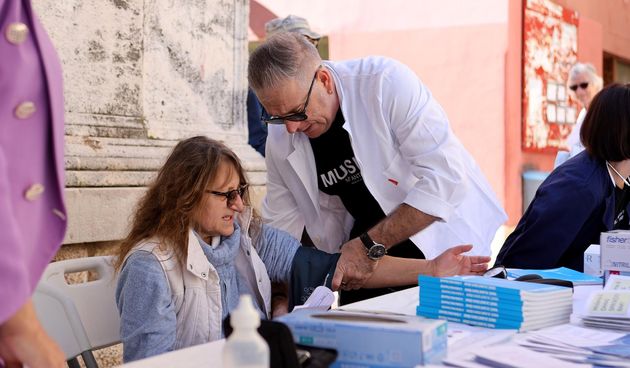 Uz akciju mjerenja tlaka i šećera u krvi, u Gradskoj loži organizirano je i predavanje o provedbi Nacionalnog programa ranog otkrivanja raka debelog crijeva.