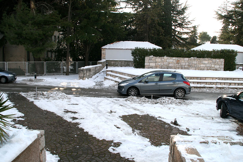 Snježni đir oko Gradske knjižnice Zadar, Foto: Lucija Juravić Snježni đir oko Gradske knjižnice Zadar, Foto: Lucija Juravić
