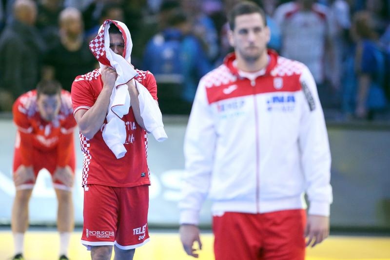 Tuga hrvatskih rukometaša nakon šokantnog poraza od Slovenije