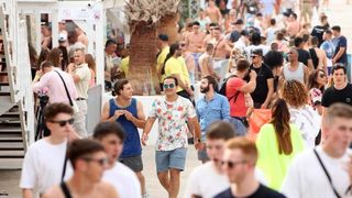 Zrće: Drugi dan Hideout festivala privukao je mnogobrojnu publiku na after beach party, Photo: Luka Stanzl/PIXSELL Zrće: Drugi dan Hideout festivala privukao je mnogobrojnu publiku na after beach party, Photo: Luka Stanzl/PIXSELL