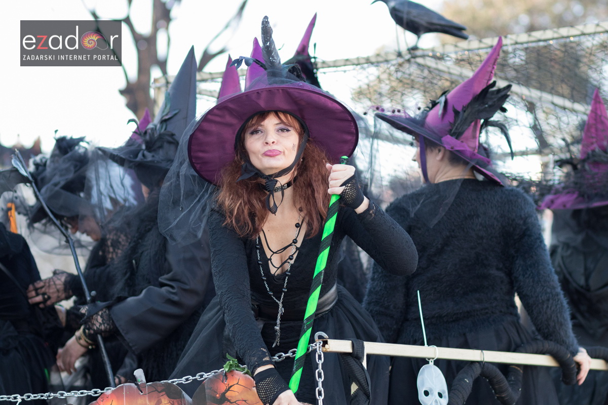 Zadarski karneval 2018: Povorka maškaranih skupina od Gradskih vrata preko Foruma do Narodnog trga Zadarski karneval 2018: Povorka maškaranih skupina od Gradskih vrata preko Foruma do Narodnog trga