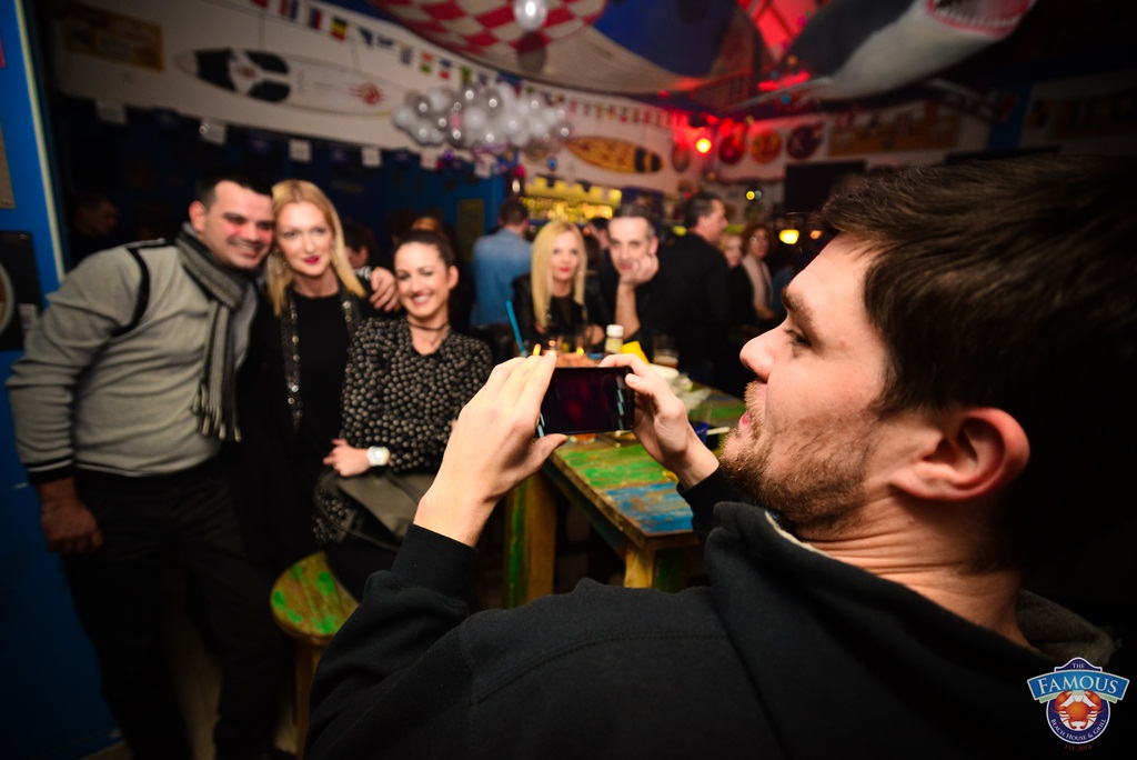 U Famous beach and grill baru Rockatansky bend proslavio je 20 godina djelovanja U Famous beach and grill baru Rockatansky bend proslavio je 20 godina djelovanja