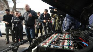 03.04.2014., Zadar – U Solarnom centru na Putu Murvice prezentirano je vozilo koje pokrece iskljucivo elektricna energija. Automobil su u cetiri mjeseca rada napravili ucenici Strukovne skole Vice Vlatkovica Valentino Raspovic, Andjelo Pastuovic i Toni 03.04.2014., Zadar – U Solarnom centru na Putu Murvice prezentirano je vozilo koje pokrece iskljucivo elektricna energija. Automobil su u cetiri mjeseca rada napravili ucenici Strukovne skole Vice Vlatkovica Valentino Raspovic, Andjelo Pastuovic i Toni