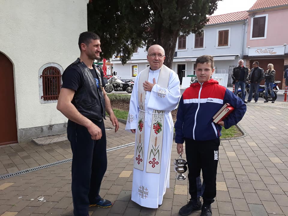 Bajkeri Dalmacije na blagoslovu motora u Biogradu na moru