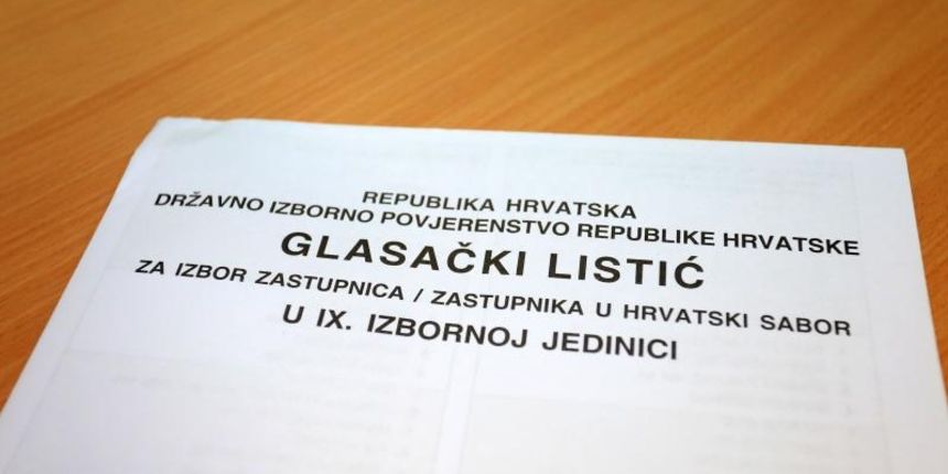 Izbori za 8. saziv hrvatskog sabora. Glasački listić. Photo: Duško Jaramaz/PIXSELL