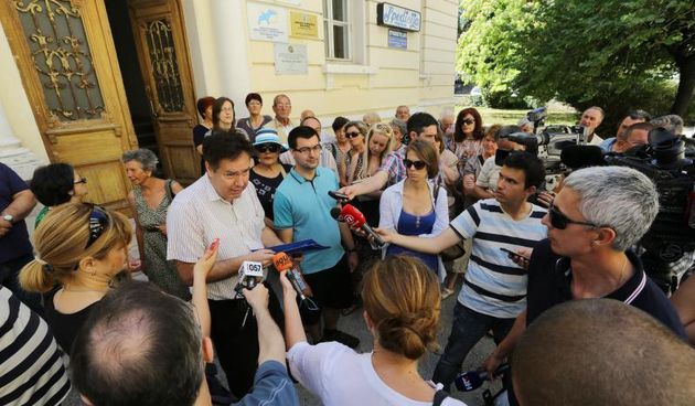 Zadar – Bivsi zaposlenici Elektronike d.o.o. Zadar odrzali su prosvjedni skup ispred Saveza sindikata zbog neisplacenih vise od 20 placa. Photo: Filip Brala/PIXSELL