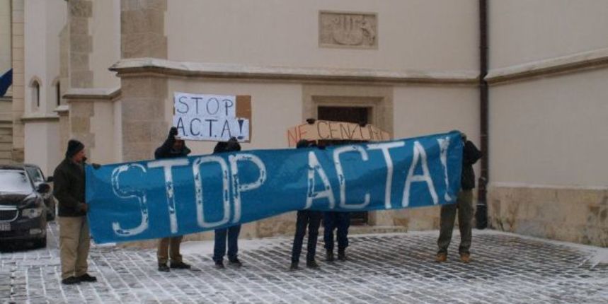Prosvjed Građanske akcije “STOP ACTA” u deset hrvatskih gradova, foto: Građanska akcija/Index Prosvjed Građanske akcije “STOP ACTA” u deset hrvatskih gradova, foto: Građanska akcija/Index