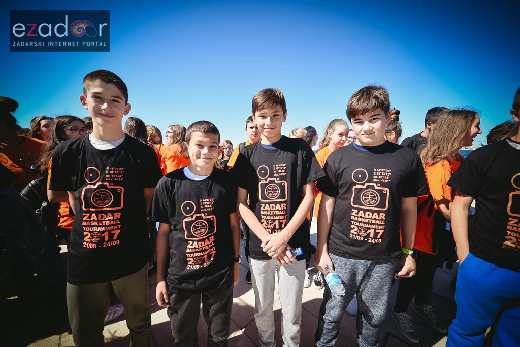 #ZDBT2017: Snimanje Milenijske fotografije košarkaške lopte na Pozdravu suncu #ZDBT2017: Snimanje Milenijske fotografije košarkaške lopte na Pozdravu suncu