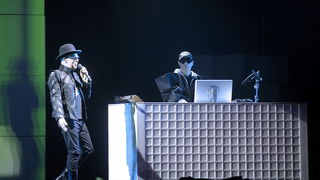 U KC Drazen Petrovic odrzan koncert legendarne grupe Pet Shop Boys. Na slici: Pet Shop Boys. Foto: Sime Sokota / CROPIX