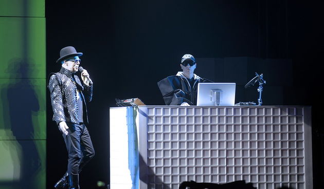 U KC Drazen Petrovic odrzan koncert legendarne grupe Pet Shop Boys. Na slici: Pet Shop Boys. Foto: Sime Sokota / CROPIX