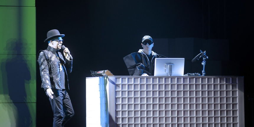 U KC Drazen Petrovic odrzan koncert legendarne grupe Pet Shop Boys. Na slici: Pet Shop Boys. Foto: Sime Sokota / CROPIX U KC Drazen Petrovic odrzan koncert legendarne grupe Pet Shop Boys. Na slici: Pet Shop Boys. Foto: Sime Sokota / CROPIX