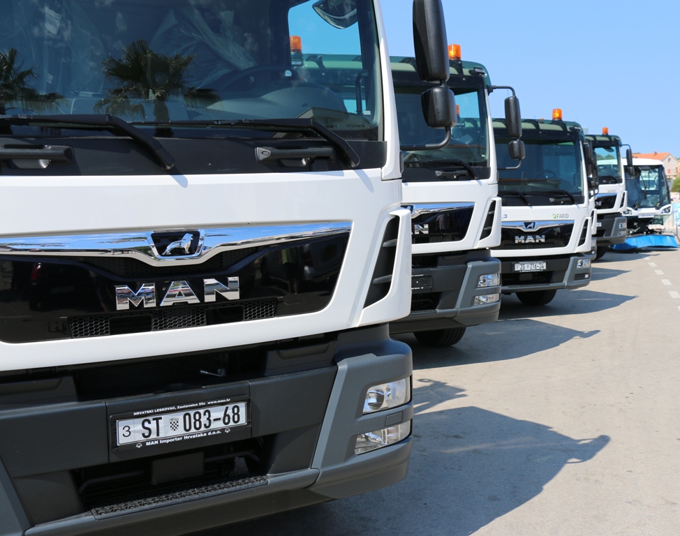 Vir: Primopredaja novog voznog parka komunalne tvrtke Čisti otok Vir: Primopredaja novog voznog parka komunalne tvrtke Čisti otok