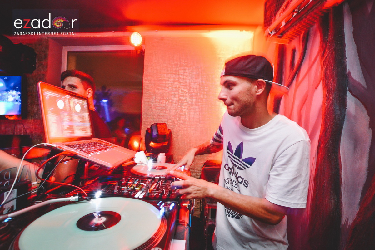 Saturday with DJ Andy Boy @ Svarog Bar