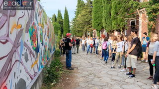Simboličnim rušenjem zida započeo je urbani festival KvartArt na Voštarnici