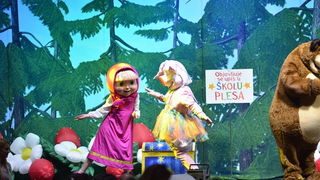 Predstava “Maša i Medvjed” moskovskog Dječjeg kazališta oduševila zadarske mališane Predstava “Maša i Medvjed” moskovskog Dječjeg kazališta oduševila zadarske mališane