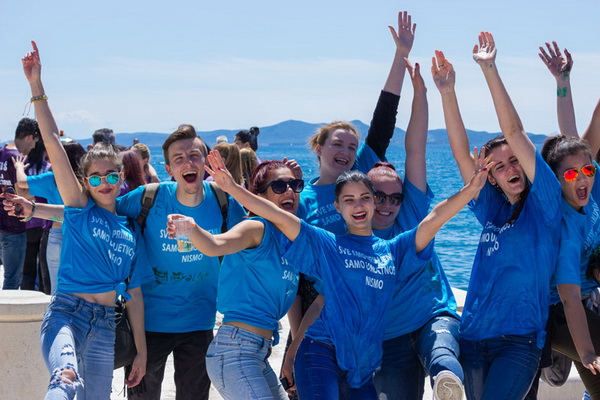 Ludijada maturanata na zadarskoj rivi 17. svibnja 2016. Foto: Bojan Bogdanić