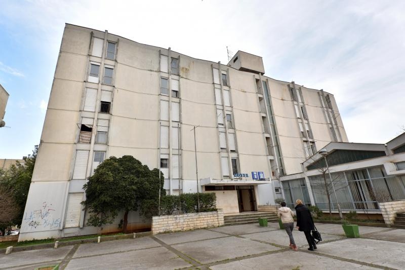 Zatvara se hotel Iž, foto: Dino Stanin/PIXSELL