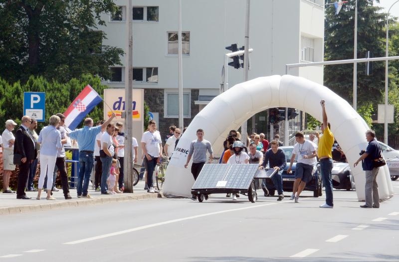 Sisak: Utrka solarnih automobila hrvatskih stukovnih škola