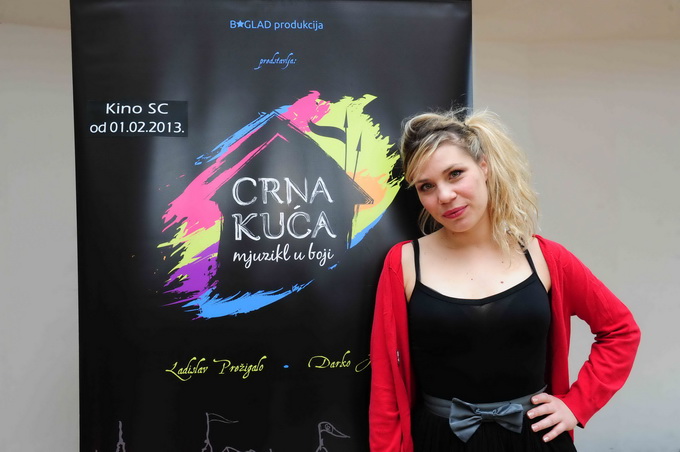 Rasplesani mladi ansambl “Crne kuće” Rasplesani mladi ansambl “Crne kuće”