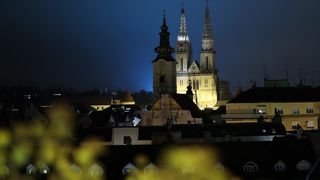 Zagrebački Advent ove godine pun je svjetla i šarenila