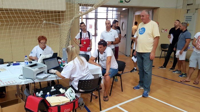 U organizaciji sekcije HZSN Zadar u dvorani 1 SC Višnjik održana je akcija dobrovoljnog darivanja krvi na kojoj je prikupljeno 25 doza tekućine koja život znači. Foto: Mladen Malik