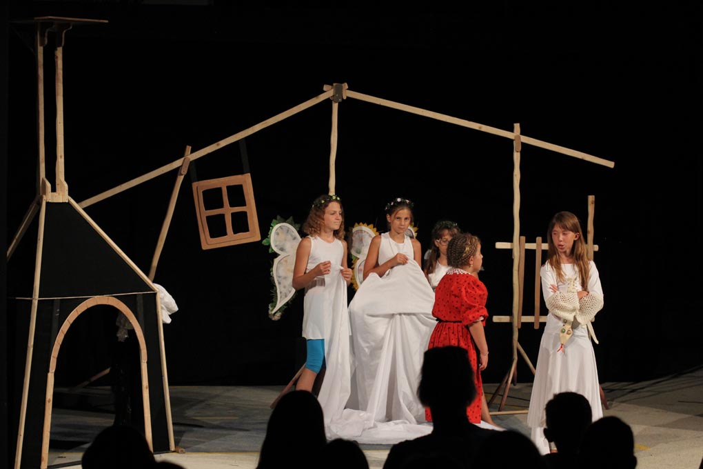 Diklo: “Šuma Striborova” u izvedbi kazališne radionice Donatolina, foto: Iva Perinčić Diklo: “Šuma Striborova” u izvedbi kazališne radionice Donatolina, foto: Iva Perinčić