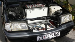 03.04.2014., Zadar – U Solarnom centru na Putu Murvice prezentirano je vozilo koje pokrece iskljucivo elektricna energija. Automobil su u cetiri mjeseca rada napravili ucenici Strukovne skole Vice Vlatkovica Valentino Raspovic, Andjelo Pastuovic i Toni 03.04.2014., Zadar – U Solarnom centru na Putu Murvice prezentirano je vozilo koje pokrece iskljucivo elektricna energija. Automobil su u cetiri mjeseca rada napravili ucenici Strukovne skole Vice Vlatkovica Valentino Raspovic, Andjelo Pastuovic i Toni