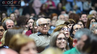 Mjuzikl Mamma Mia kazališta Komedija u dvorani Krešimir Ćosić