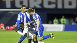 Zagreb, 220513.
Stadion Maksimir.
Uzvratna utakmica 22. finala Hrvatskog nogometnog kupa, Lokomotiva – Hajduk.
Na fotografiji: Jean Evrard Kouassi (Haj), Filip Mrzljak (desno).
Foto: Srdjan Vrancic / CROPIX Zagreb, 220513.
Stadion Maksimir.
Uzvratna utakmica 22. finala Hrvatskog nogometnog kupa, Lokomotiva – Hajduk.
Na fotografiji: Jean Evrard Kouassi (Haj), Filip Mrzljak (desno).
Foto: Srdjan Vrancic / CROPIX