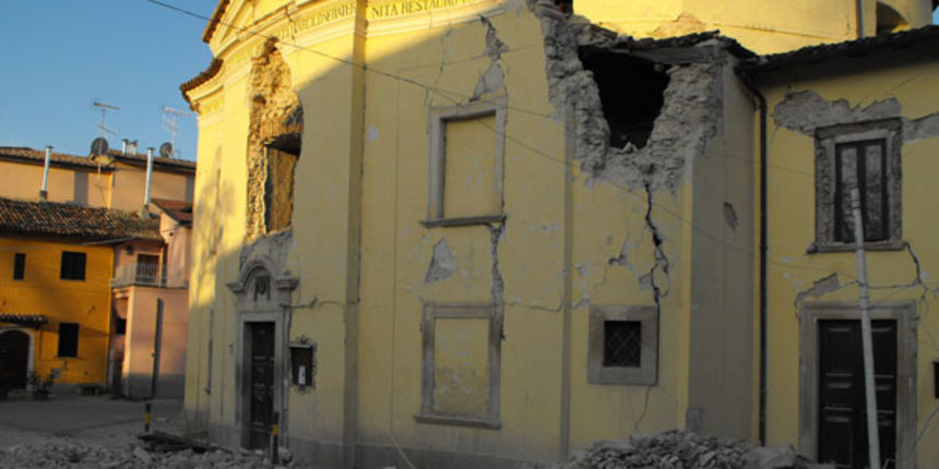 Potres u LAquili (Foto:Fabio Iuliano/ilcentro.gelocal.it) Potres u LAquili (Foto:Fabio Iuliano/ilcentro.gelocal.it)
