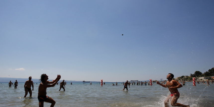 Split, 120611.
Na splitskim Bacvicama odrzano je 7. Prvenstvo svita u piciginu. Naslov pobjednika drugu godinu za redom osvojila je ekipa A1.
Foto: Ante Cizmic / CROPIX