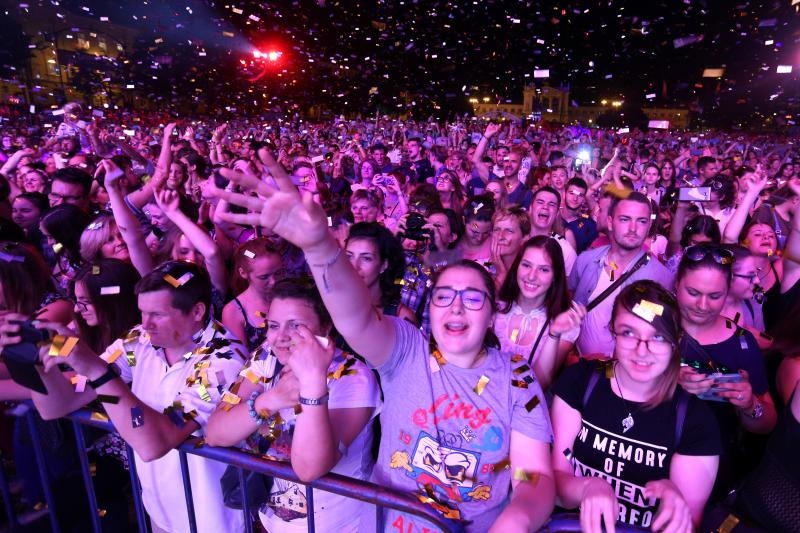 Zagreb Classic: Rođendanski koncert 2Cellos, Zucchera i Olivera na Tomislavcu. Photo: Anto Magzan/PIXSELL Zagreb Classic: Rođendanski koncert 2Cellos, Zucchera i Olivera na Tomislavcu. Photo: Anto Magzan/PIXSELL