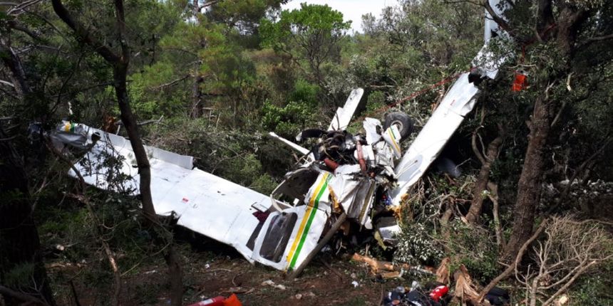 Kod Malog Lošinja pao zrakoplov, trojica ozlijeđena Kod Malog Lošinja pao zrakoplov, trojica ozlijeđena