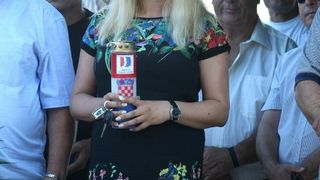 Zadar – Povodom obiljezavanja Dana pobjede i domovinske zahvalnosti i Dana hrvatskih branitelja kod sredisnjeg kriza na Gradskom groblju polozeni su vijenci i zapaljene svijece u sjecanje na sve poginule u Domovinskom ratu. Photo: Dino Stanin/PIXSELL