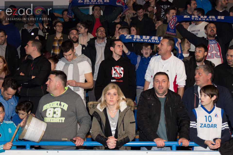 Humanitarno gledanje utakmice Zadar-Cibona u Jazinama Humanitarno gledanje utakmice Zadar-Cibona u Jazinama