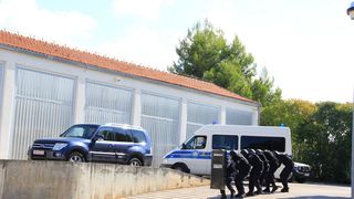 U prigodi Dana hrvatske policije i njihovog zaštitnika Sv.Mihovila danas je u PU Zadarskoj održana prigodna svečanost.U nastavku svečanosti, pokaznu vježbu samoobrane izveli su pripadnici interventne jedinice PU Zadarske te su podijeljena priznanja nagrađ U prigodi Dana hrvatske policije i njihovog zaštitnika Sv.Mihovila danas je u PU Zadarskoj održana prigodna svečanost.U nastavku svečanosti, pokaznu vježbu samoobrane izveli su pripadnici interventne jedinice PU Zadarske te su podijeljena priznanja nagrađ