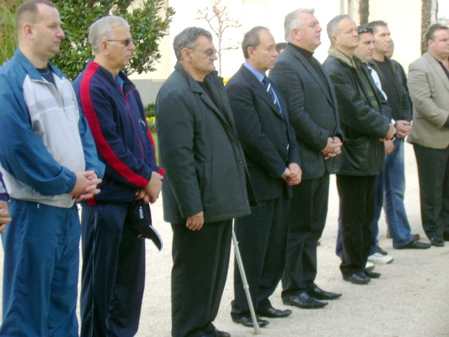 Gradsko groblje: Sudionici 15. SSNIDOR-a polazu vijence