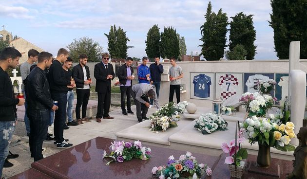 Delegacija NK Zadra posjetila vječno počivalište Hrvoja Ćustića