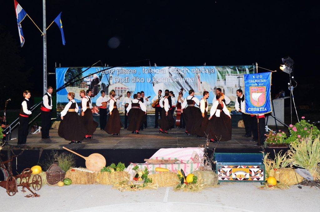 4. po redu večer pisme, folklora i starih običaja “Dođi diko u Kotare ravne – Zemunik 2012.”, foto: Željko Šarić