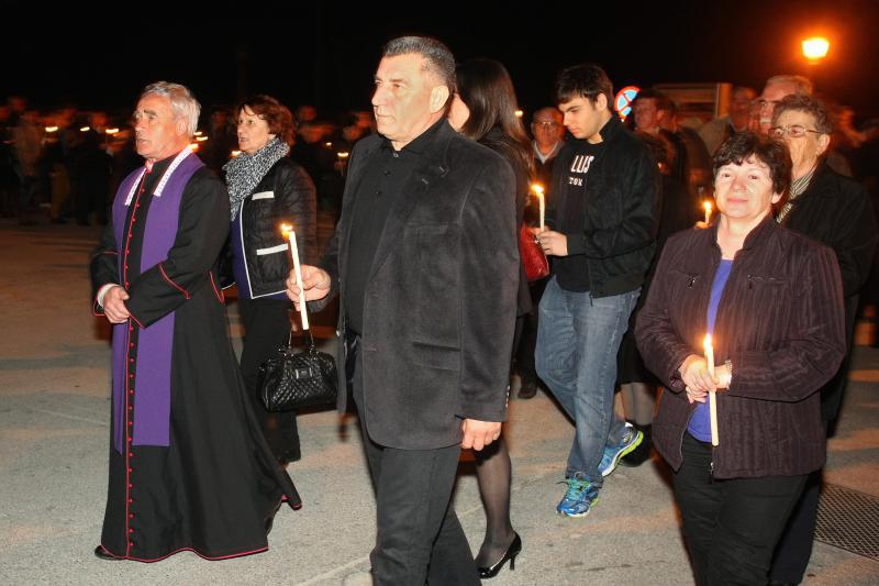 Koncertom bratovštine Presvetog oltarskog sakramenta župe Marijina Uznesenja iz Jelse na otoku Hvaru, obilježene su pjesme Velikog tjedna i procesija Za Križen, Foto: Dino Stanin/PIXSELL