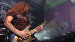 Rising Dream u klubu Satir