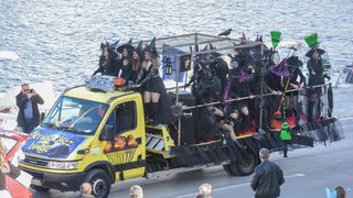 Zadarski karneval 2018: Povorka maškaranih skupina gradskim ulicama Zadarski karneval 2018: Povorka maškaranih skupina gradskim ulicama