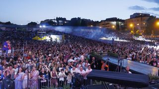 Mišo Kovač i prijatelji na Starom placu u Splitu Mišo Kovač i prijatelji na Starom placu u Splitu