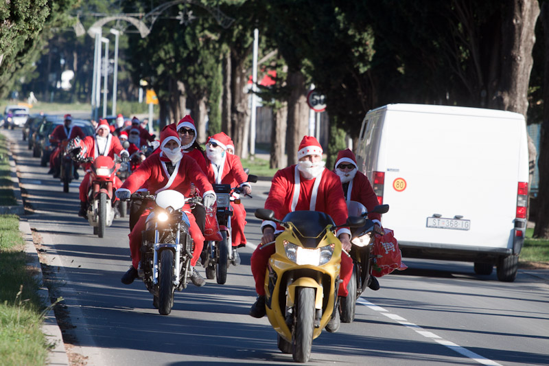 Biograd: Moto Mrazovi Duhovi u posjeti djecjim vrticima, Foto: Franjo Juric Biograd: Moto Mrazovi Duhovi u posjeti djecjim vrticima, Foto: Franjo Juric