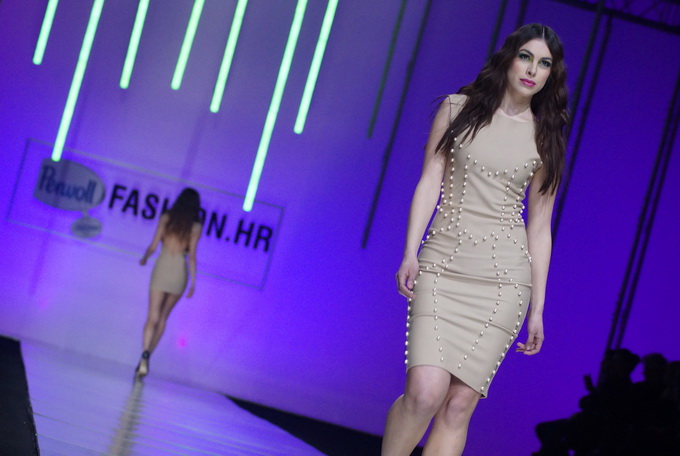 Zagreb, 150313.
Zagrebacki Velesajam.
Odrzana je treca vecer revije Perwoll Fashion.hr na kojoj su svoje kreacije predstavili Martina Felja, Morana Krklec, Young at Squat, Marina Design i Envy Room.
Na fotografiji: kreacije Martina Felja.
Foto: Marko To Zagreb, 150313.
Zagrebacki Velesajam.
Odrzana je treca vecer revije Perwoll Fashion.hr na kojoj su svoje kreacije predstavili Martina Felja, Morana Krklec, Young at Squat, Marina Design i Envy Room.
Na fotografiji: kreacije Martina Felja.
Foto: Marko To