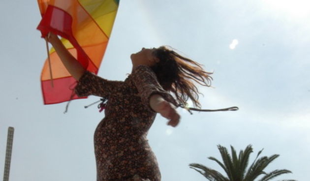 Split, 110611.
U Splitu se po prvi put odrzava Gay Pride koji organiziraju udruge Kontra, Iskorak i Domine. Povorka ponosa LGBT, prva izvan Zagreba, prolazi od Djardina preko Marmontove ulice i Rive do Peristila gdje je predvidjen prigodni programa.
Na sl