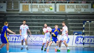 U doista sjajnoj atmosferi koju je stvorilo oko 5000 navijača iz cijele Hrvatske, naši su rukometni reprezentativci remizirali sa Švedskom i to s rezultatom 25-25. Bila je to ‘kaubojima’ pretposljednja pripremna utakmica uoči Olimpijskih igara