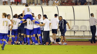 Split, 050810.
Stadion Poljud.
Uzvratna nogometna utakmica treceg predkola Europa Kupa.
Hajduk – Dinamo Bukurest.
Slavlje za 3:0.
Foto: Josko Ponos / CROPIX Split, 050810.
Stadion Poljud.
Uzvratna nogometna utakmica treceg predkola Europa Kupa.
Hajduk – Dinamo Bukurest.
Slavlje za 3:0.
Foto: Josko Ponos / CROPIX